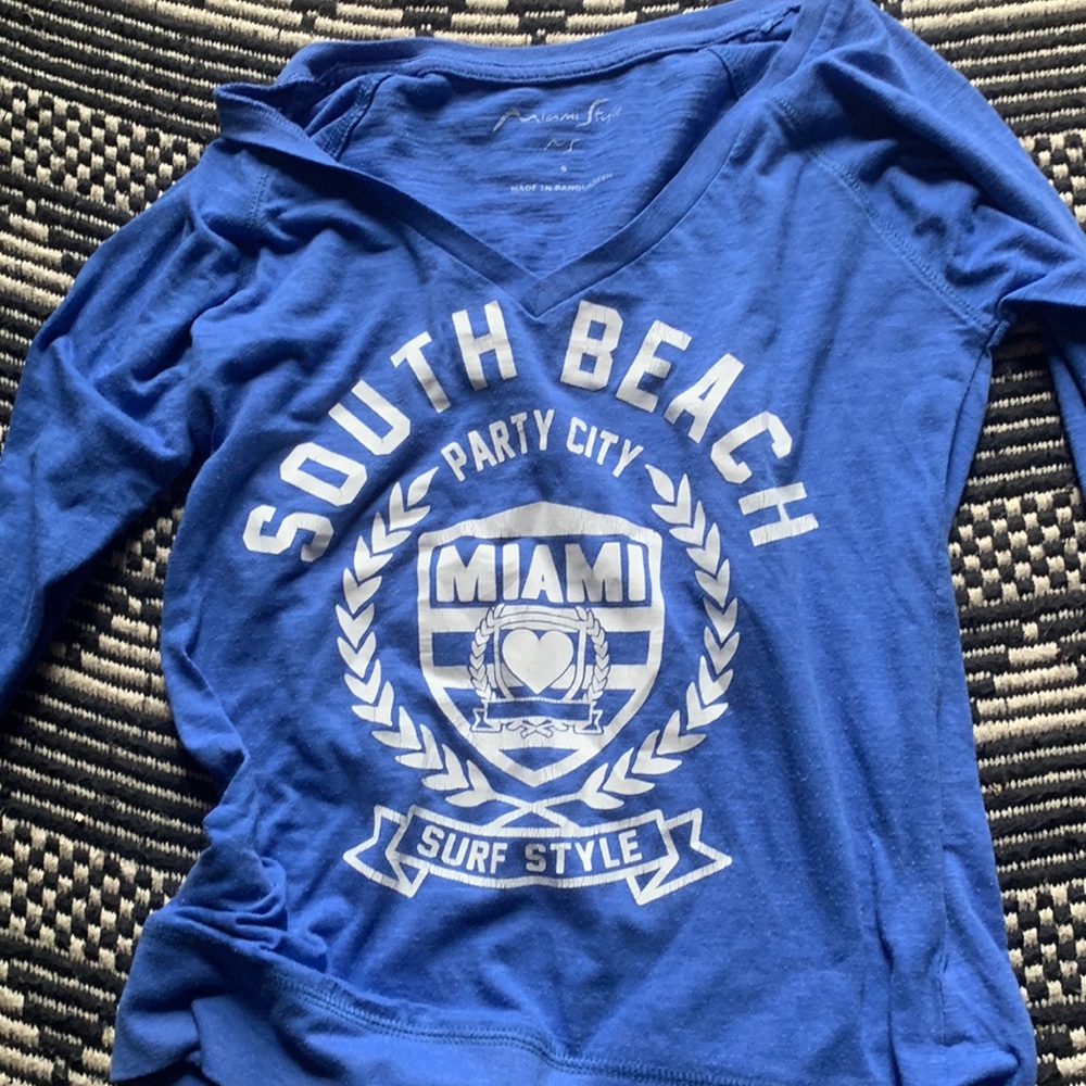 Cute v neck beach shirt